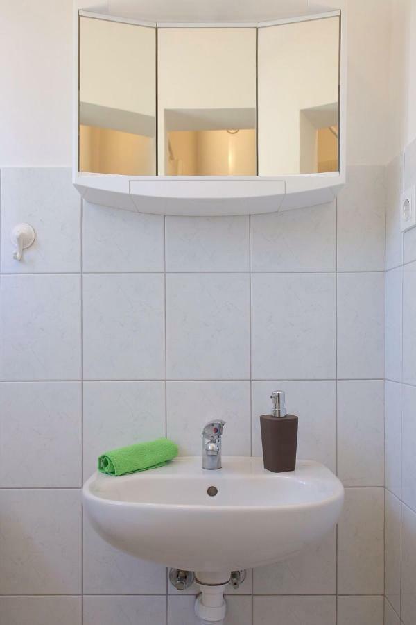 Apartment Josip Zara Esterno foto